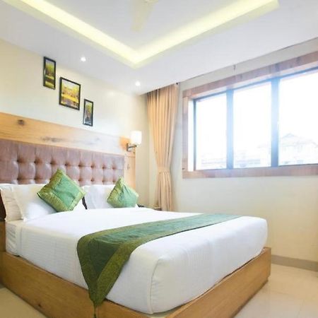 Hotel Airport Star New Delhi Exterior photo