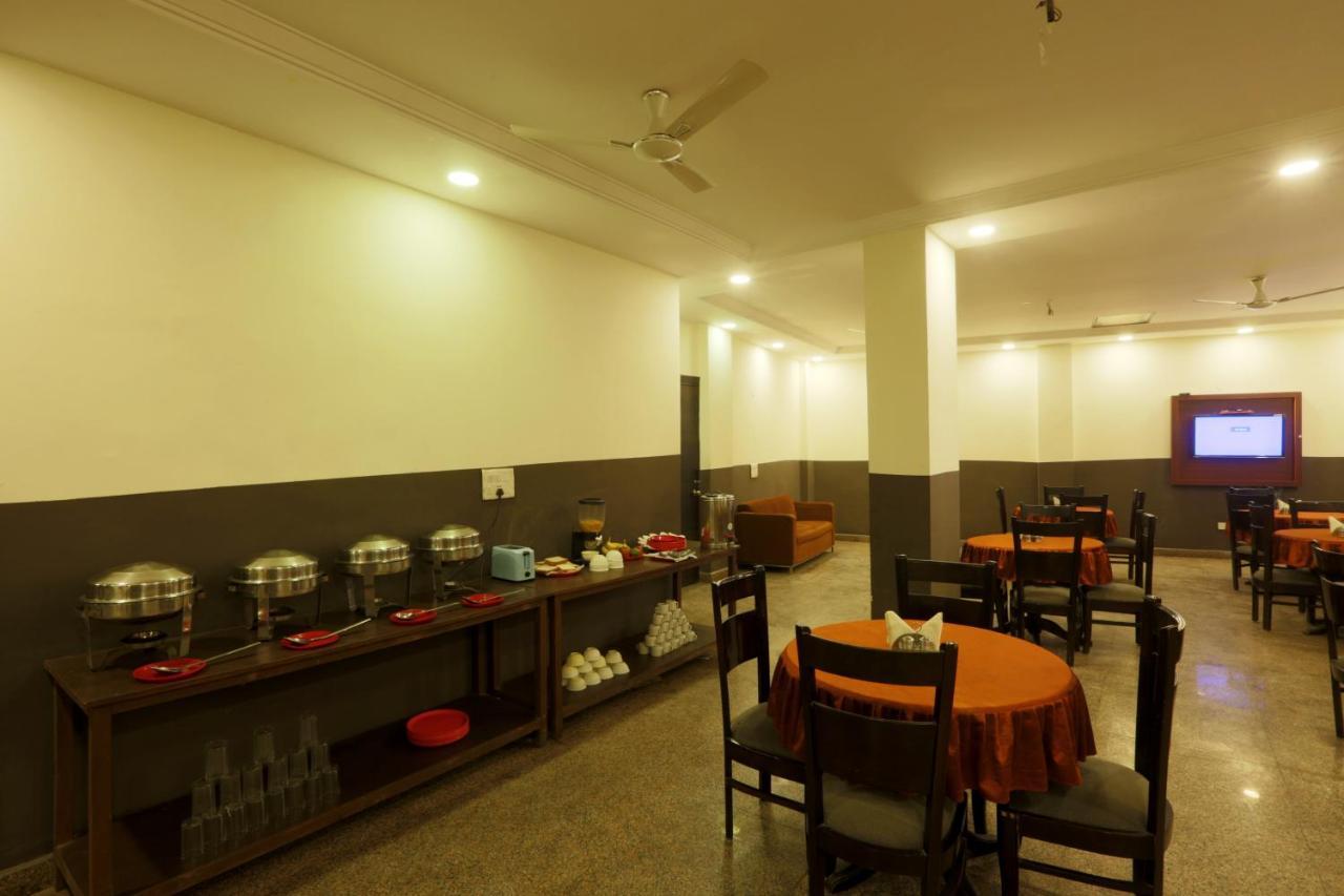 Hotel Airport Star New Delhi Exterior photo